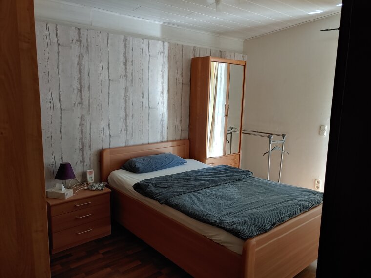 Schlafzimmer 1